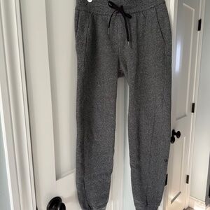 Lululemon Scuba High-Rise Jogger
